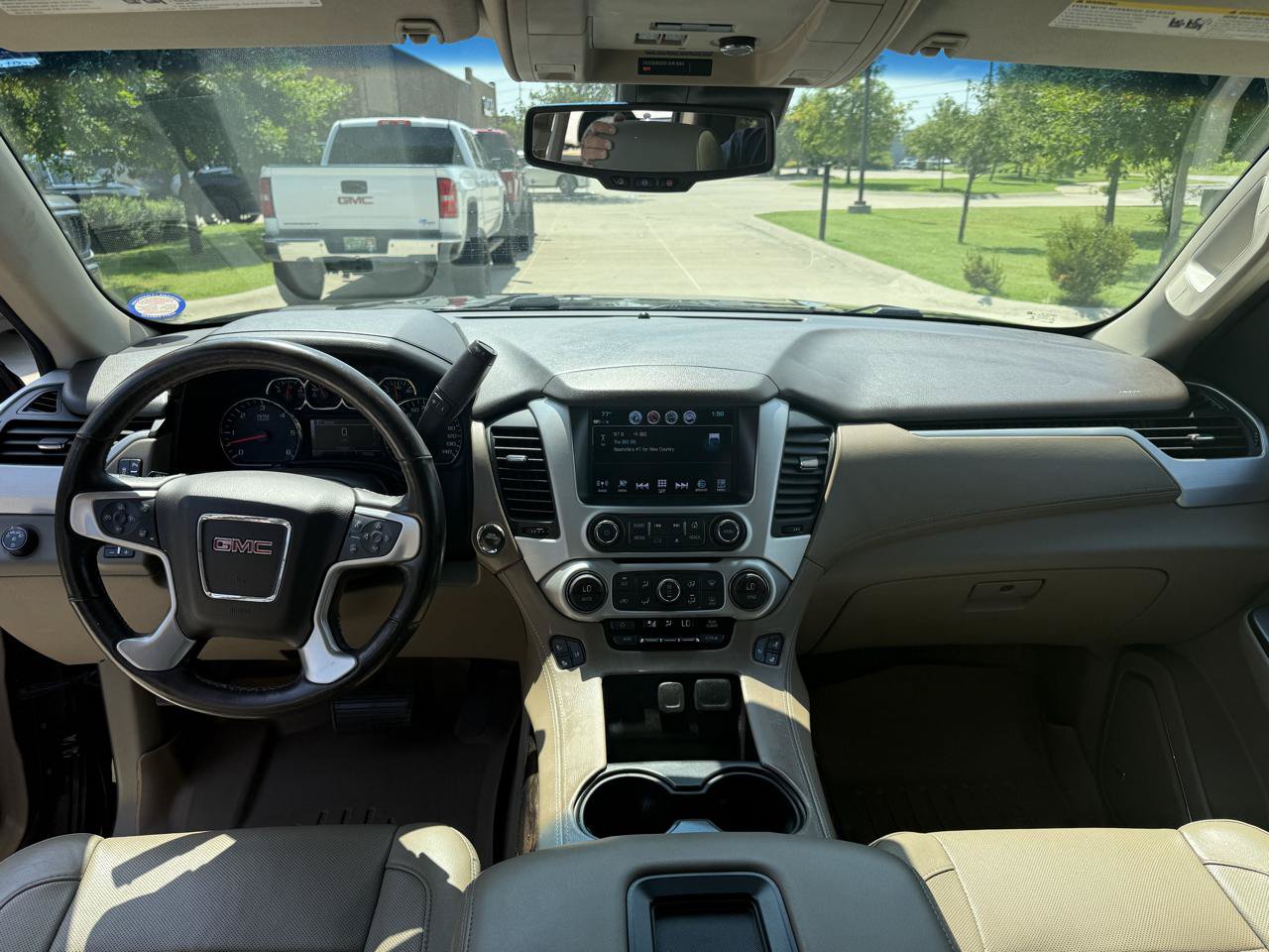 Used 2018 GMC Yukon SLT w/ Premium Edition RWD image 12
