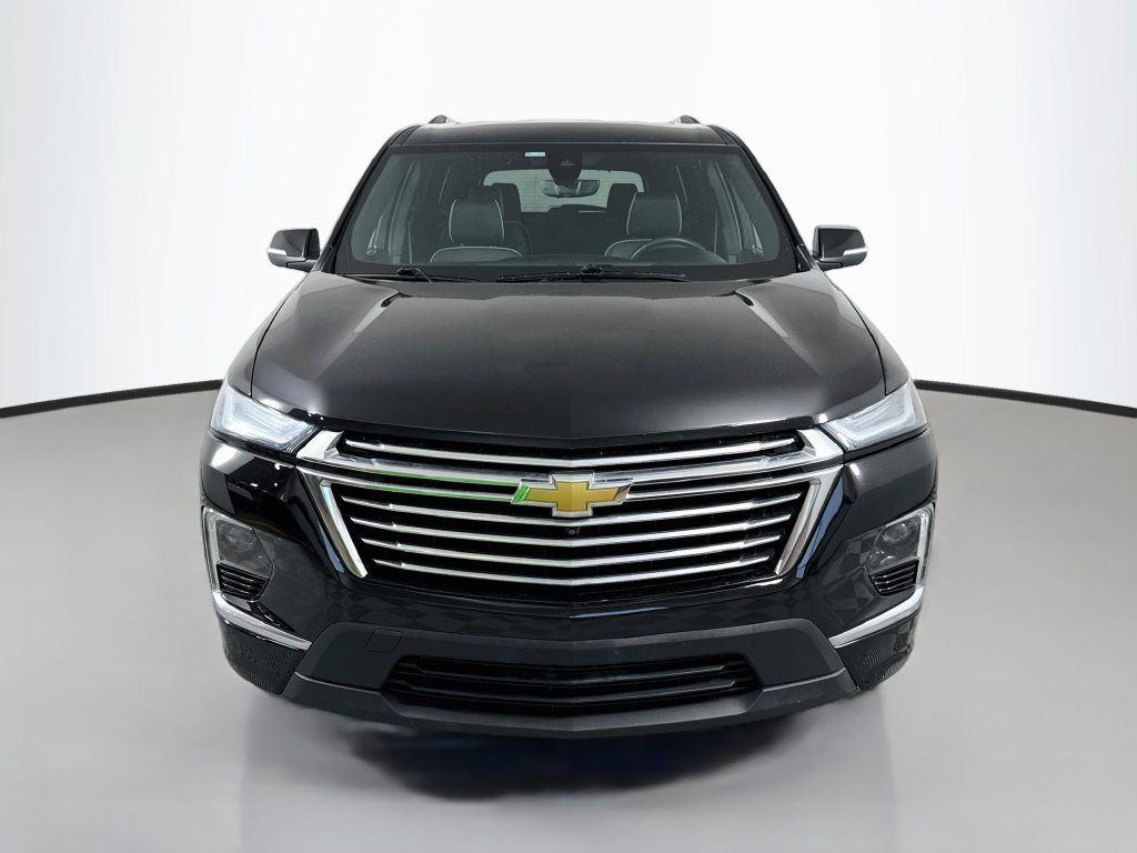 Used 2022 Chevrolet Traverse Premier w/ LPO, Cargo Package FWD image 2
