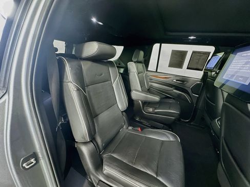 Used 2021 Cadillac Escalade ESV Premium Luxury w/ Driver Assist Tech Package AWD/4WD image 30