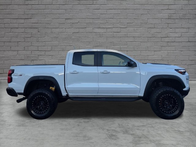 Used 2024 Chevrolet Colorado ZR2 w/ ZR2 Convenience Package III AWD/4WD image 8