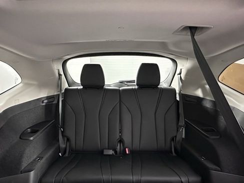 Used 2025 Acura MDX FWD image 25