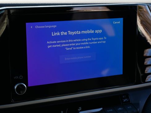 Certified 2025 Toyota Camry SE FWD image 22