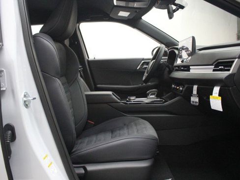 New 2026 Mitsubishi Outlander LE image 18