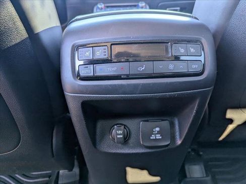 Used 2024 Hyundai Palisade SEL w/ Premium Package image 16