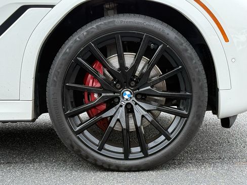 Used 2022 BMW X6 xDrive40i w/ M Sport Package AWD/4WD image 13