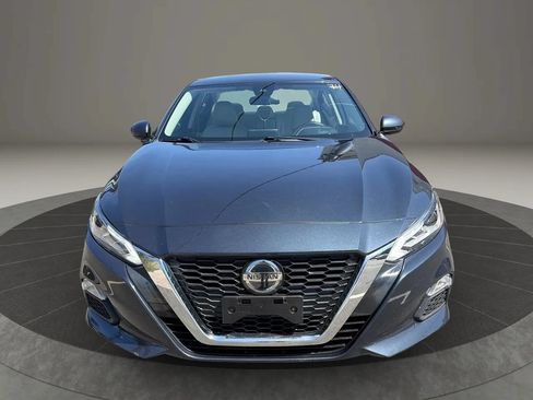 Used 2022 Nissan Altima 2.5 SV FWD image 2