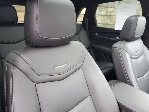 Certified 2023 Cadillac XT5 Premium Luxury w/ LPO, Floor Liner Package AWD/4WD image 38