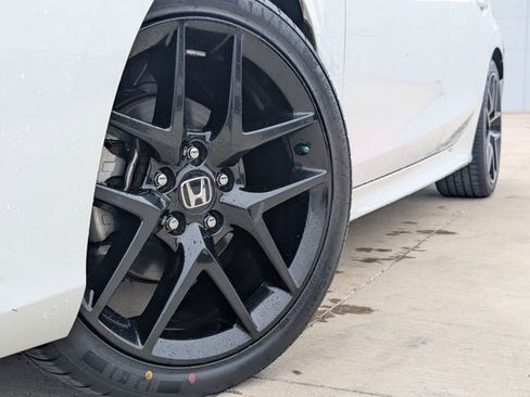 Used 2022 Honda Civic Sport image 2