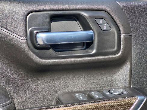 Used 2021 Chevrolet Silverado 1500 LT Trail Boss w/ Convenience Package II AWD/4WD image 23