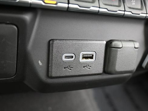 Used 2024 GMC Sierra 1500 Pro w/ Pro Value Package image 25