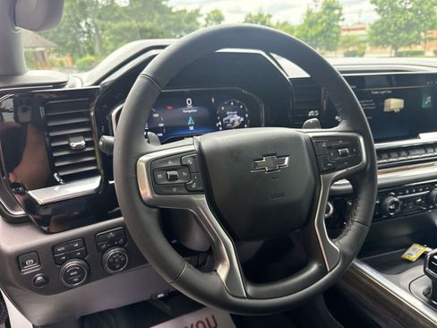 Used 2024 Chevrolet Silverado 1500 LT Trail Boss w/ Protection Package AWD/4WD image 16