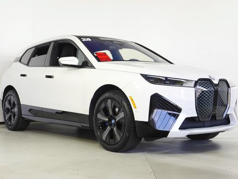 Certified 2024 BMW iX xDrive50 w/ Sport Package AWD/4WD image 4