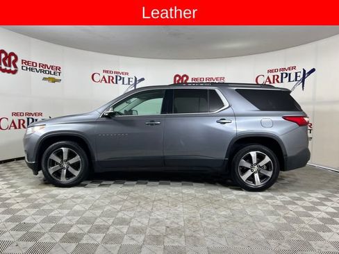 Used 2019 Chevrolet Traverse LT w/ LT Premium Package FWD image 4