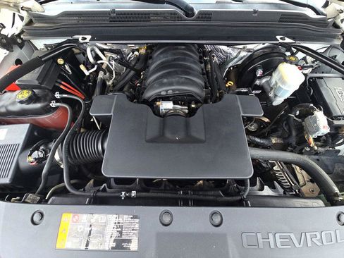 Used 2018 Chevrolet Suburban Premier image 29