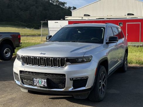 Used 2023 Jeep Grand Cherokee L Limited w/ Trailer Tow Group (B) AWD/4WD image 1