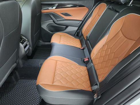 New 2026 Volkswagen Tiguan SEL R-Line AWD/4WD image 17