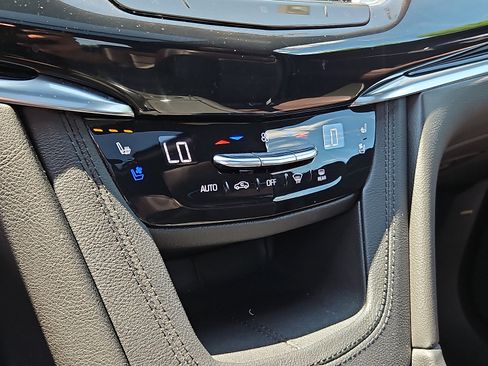 Used 2021 Cadillac XT6 Premium Luxury AWD/4WD image 16