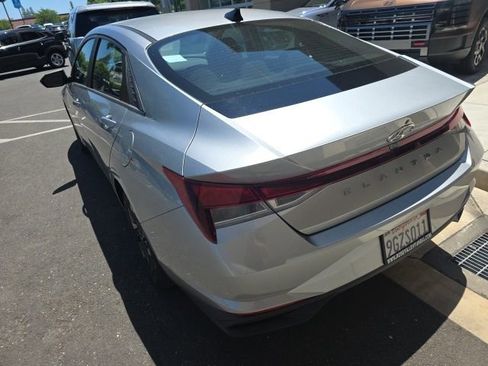 Used 2023 Hyundai Elantra SEL w/ Cargo Package FWD image 17