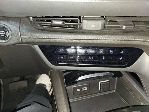 Used 2022 Buick Envision Essence w/ Safety Package FWD image 15