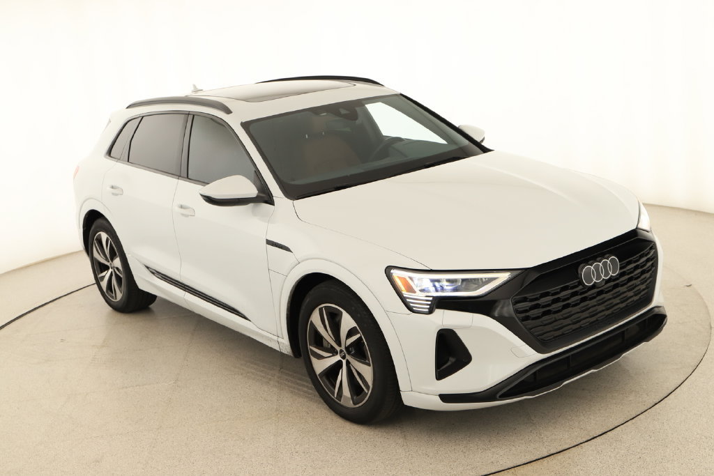 Certified 2024 Audi Q8 e-tron Premium AWD/4WD image 35