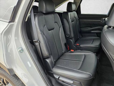 Used 2025 Kia Sorento SX image 21
