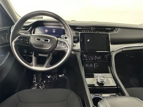 Certified 2023 Jeep Grand Cherokee L Laredo image 16