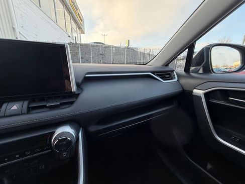 Used 2025 Toyota RAV4 XLE w/ Convenience Package image 38