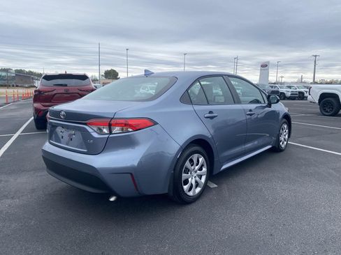 Used 2026 Toyota Corolla LE image 7