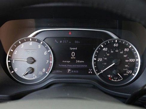 Used 2024 Nissan Titan SV w/ SV Convenience Package AWD/4WD image 10