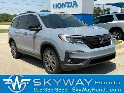 Certified 2022 Honda Pilot Sport image 1