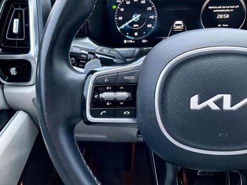 Certified 2022 Kia Sorento SX Prestige w/ Panoramic Sunroof Package image 18