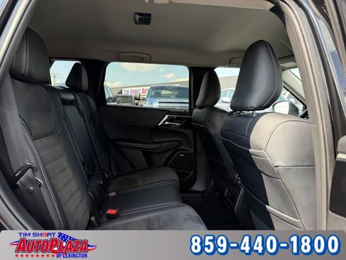 Used 2025 Mitsubishi Outlander SE AWD/4WD image 38