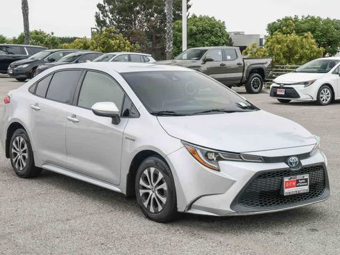 Used 2021 Toyota Corolla LE w/ Carpet Mat Package (TMS) FWD image 3
