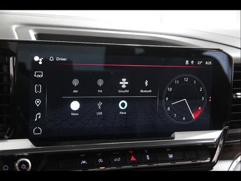 Used 2025 GMC Sierra 1500 SLT image 12