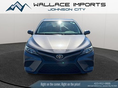 Used 2020 Toyota Camry SE FWD image 8