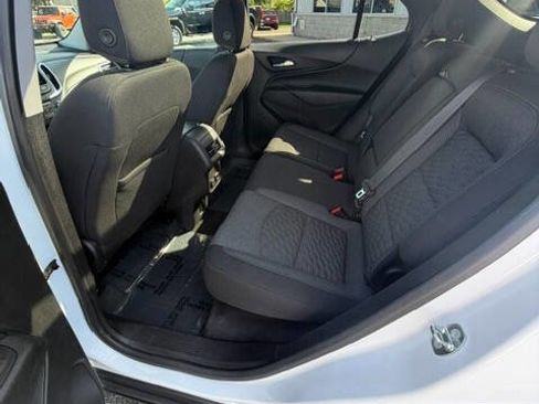 Used 2018 Chevrolet Equinox LT w/ Sun & Infotainment Package AWD/4WD image 11