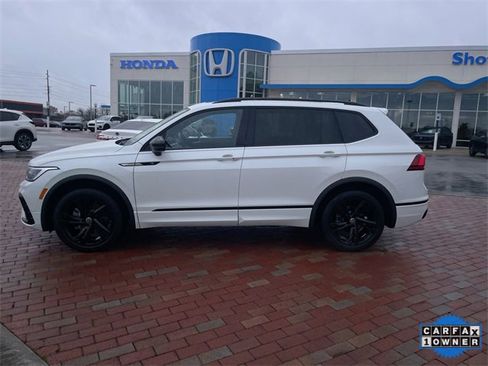 Used 2023 Volkswagen Tiguan SE R-Line image 33