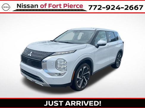 Used 2024 Mitsubishi Outlander SE AWD/4WD image 1