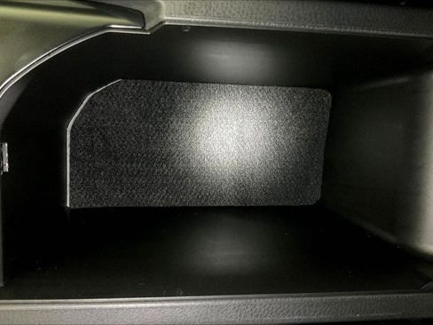 Used 2019 Toyota Camry SE image 40