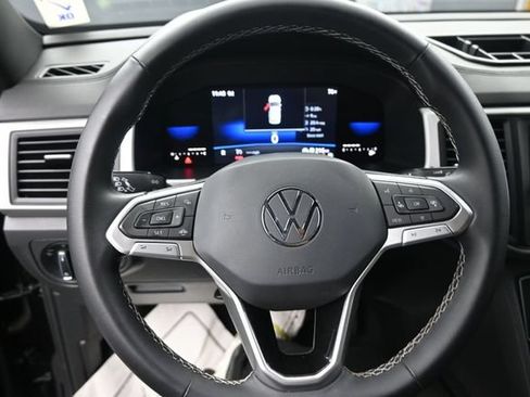 Used 2022 Volkswagen Atlas Cross Sport SE AWD/4WD image 17