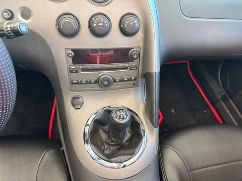 Used 2007 Pontiac Solstice Convertible RWD image 11