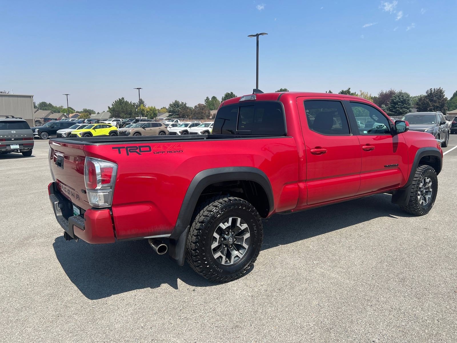 Used 2020 Toyota Tacoma TRD Off-Road w/ Technology Package AWD/4WD image 3