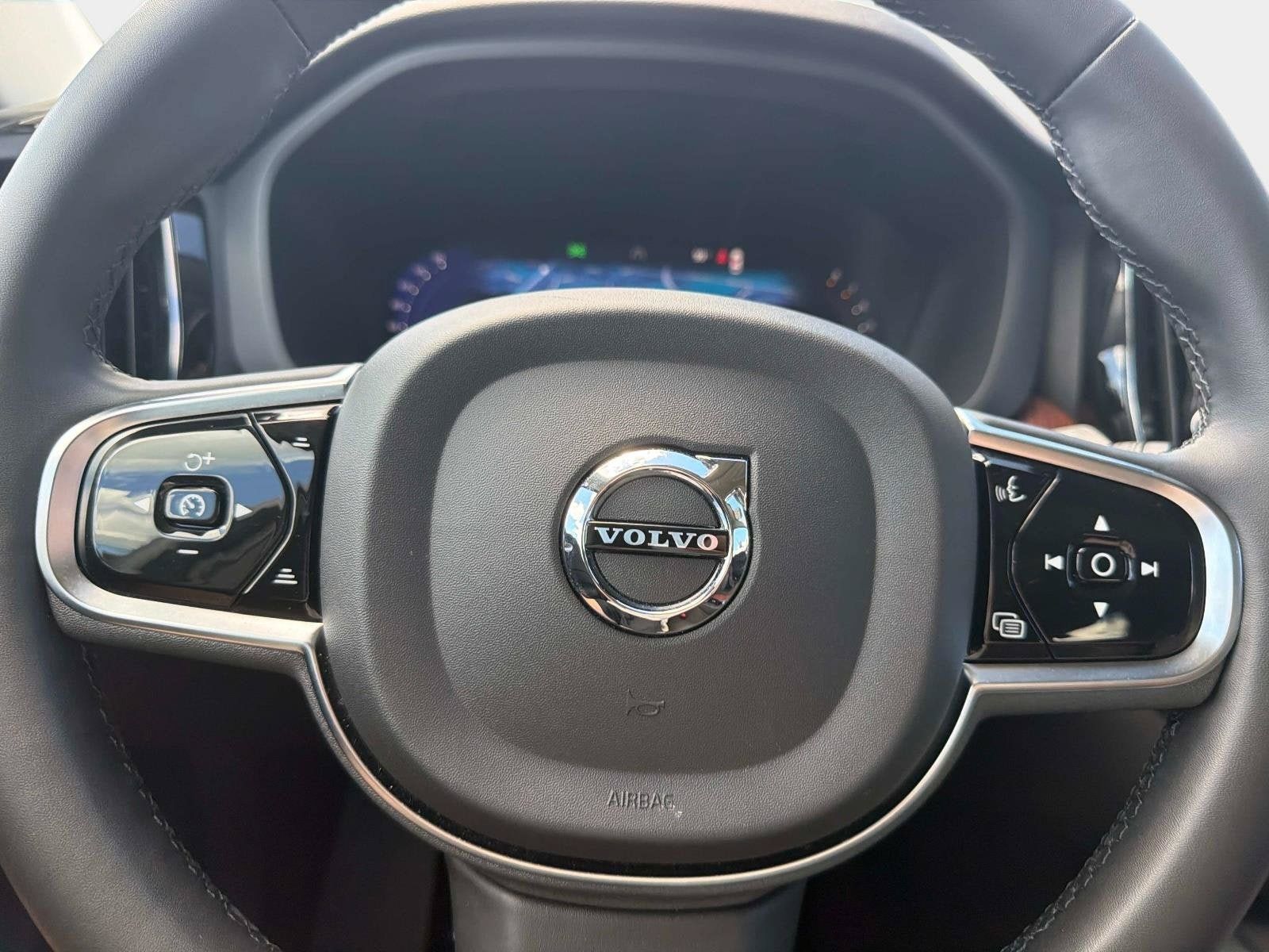 Used 2024 Volvo XC60 B5 Plus w/ Climate Package AWD/4WD image 29
