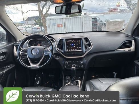 Used 2017 Jeep Cherokee Limited image 23