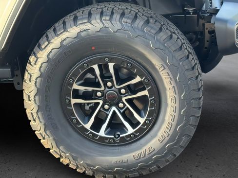 New 2026 Jeep Wrangler Rubicon w/ Xtreme 35 Tire Package AWD/4WD image 9