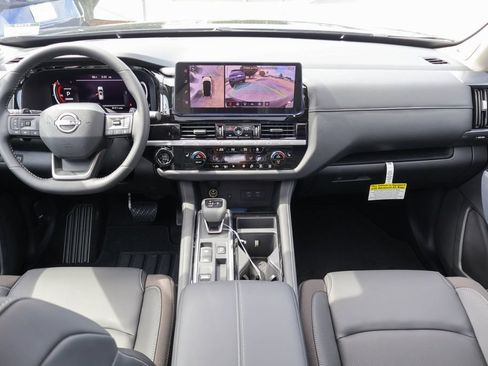 New 2026 Nissan Pathfinder SL w/ SL Premium Package FWD image 6