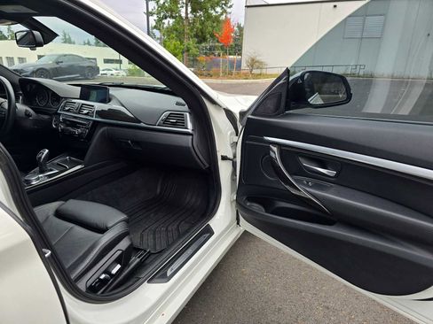Used 2018 BMW 330i Gran Turismo xDrive image 10