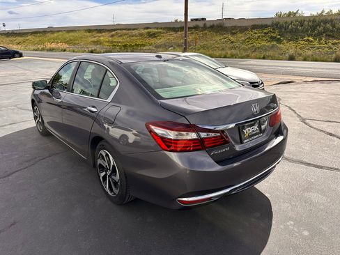 Used 2016 Honda Accord EX image 4