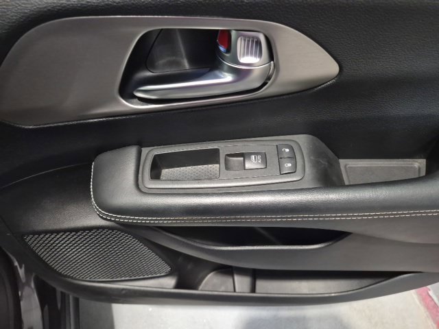 Used 2020 Chrysler Pacifica Touring-L AWD/4WD image 24