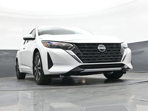 Used 2025 Nissan Sentra SV w/ SV Premium Package FWD image 39